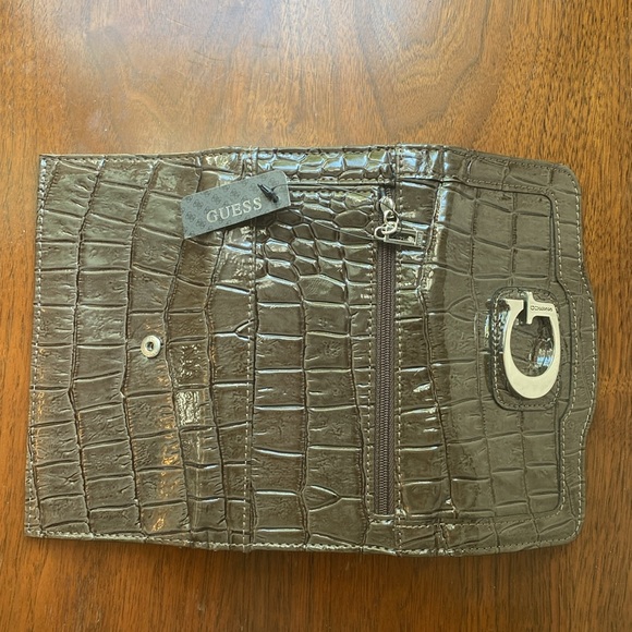 Guess Faux Alligator Wallet - Picture 4 of 4